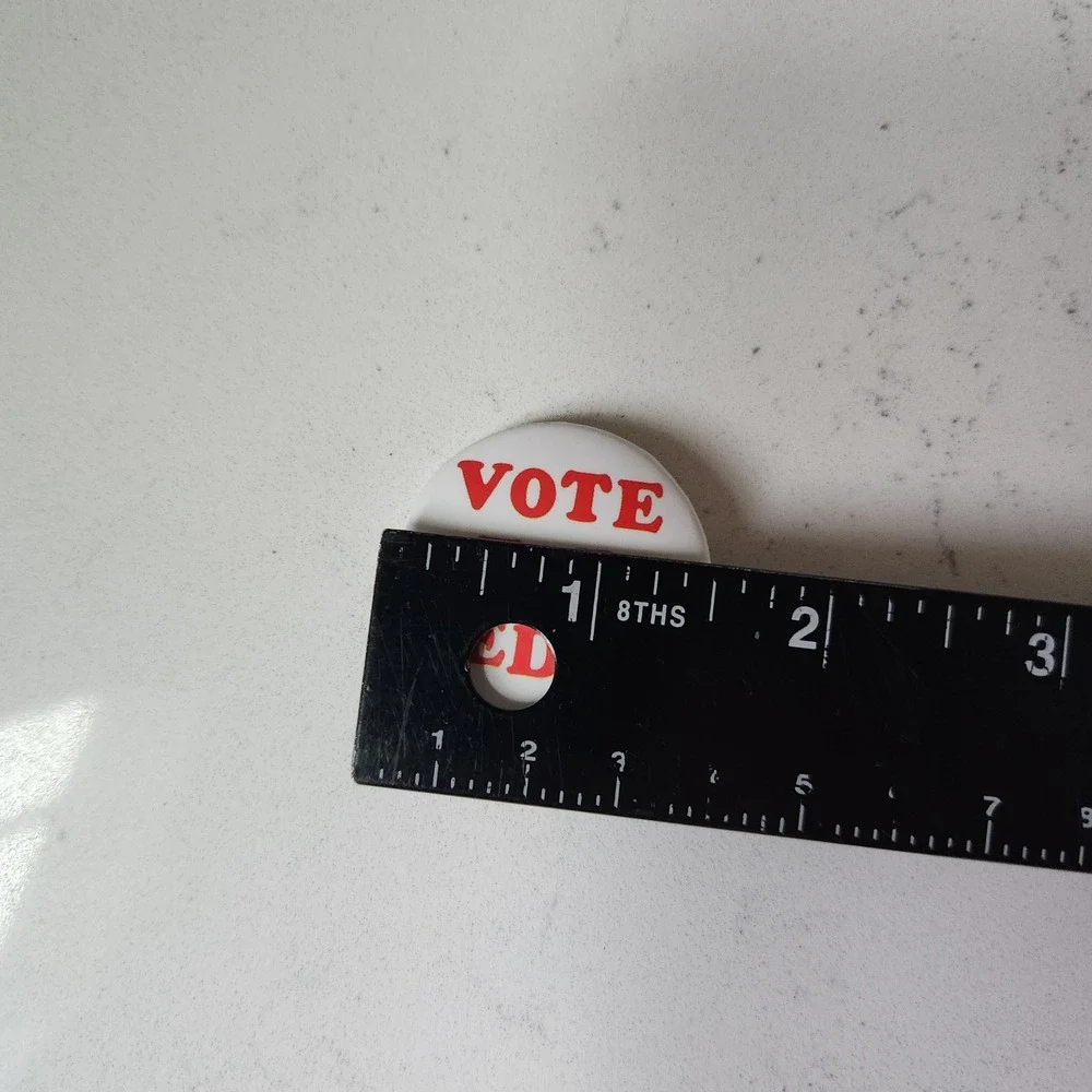 Hot Topic Vote‎ for Pedro Vintage 2004 Napoleon Dynamite Pin 1.5 In